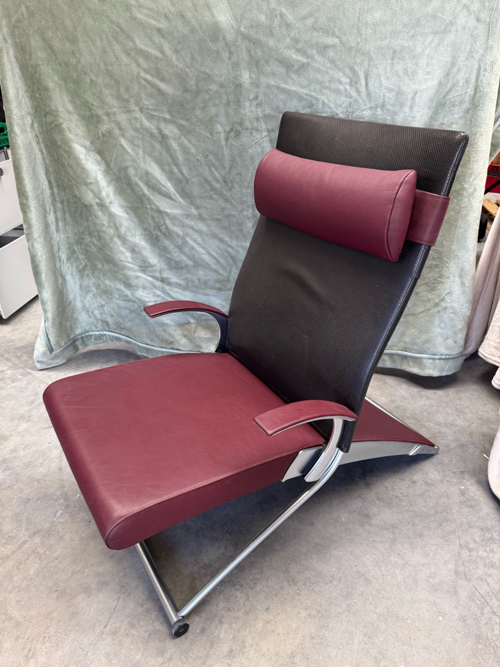 Design-Relaxliege mit Lederpolsterung